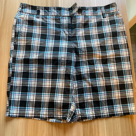 New York & Company Pants - New York & Company Manhattan Chino Short Plaid Womens Size 10 Black Blue Bermuda